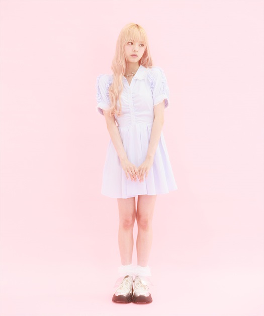 ★REISS ペタルピンクジップスルーミニシャツ 上質ワンピ★ 肩出しフリル胸元 裾レース刺繍 膝丈タイトワンピース ピンク
