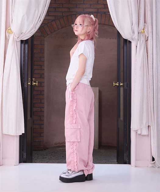 フリルナイロンカーゴパンツ | 衣料 | axes femme online shop フリルナイロンカーゴパンツ | 衣料 | axes femme online shop