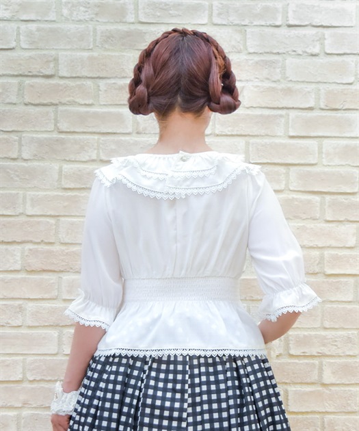 フリル襟シャーリングブラウス | 衣料 | axes femme online shop フリル襟シャーリングブラウス | 衣料 | axes femme online shop