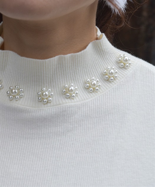 パール（感謝） 2WAYパール付きロゴニットトップス Palm Riche│Eimee Law & LHELBIE