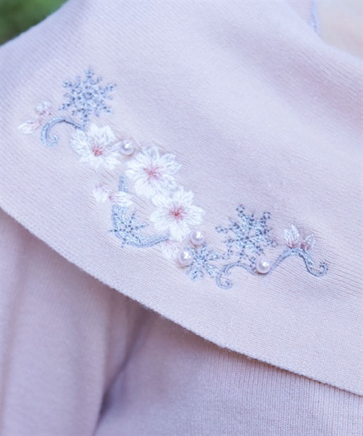雪桜刺繍オフショル風ニット | outlet | axes femme online shop 雪桜刺繍オフショル風ニット | outlet | axes femme online shop