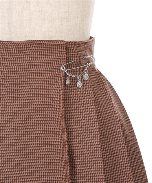 ブローチ付タックプリーツスカート | axes femme | axes femme ブローチ付タックプリーツスカート | axes femme | axes femme