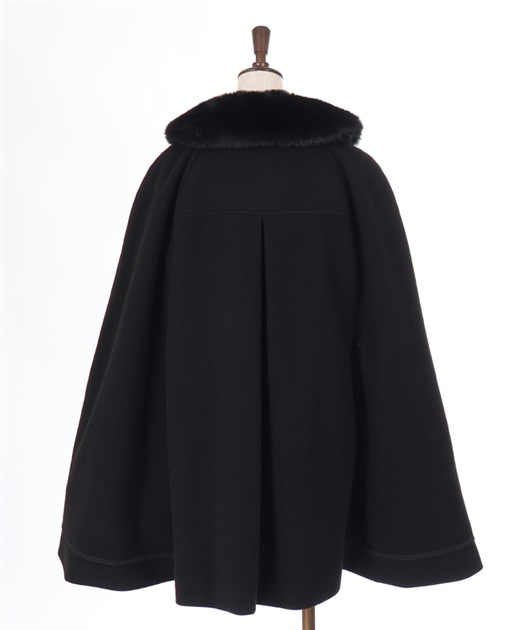 ファー襟付ケープコート | axes femme | axes femme online shop ファー襟付ケープコート | axes femme | axes femme online shop