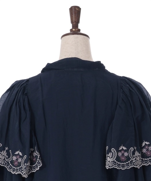 レース風刺繍入フリルブラウス【期間限定価格】 | outlet | axes レース風刺繍入フリルブラウス【期間限定価格】 | outlet | axes