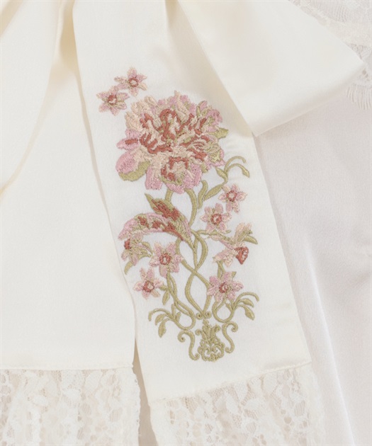 花刺繍リボンサテンブラウス【期間限定価格】 | outlet | axes 花刺繍リボンサテンブラウス【期間限定価格】 | outlet | axes