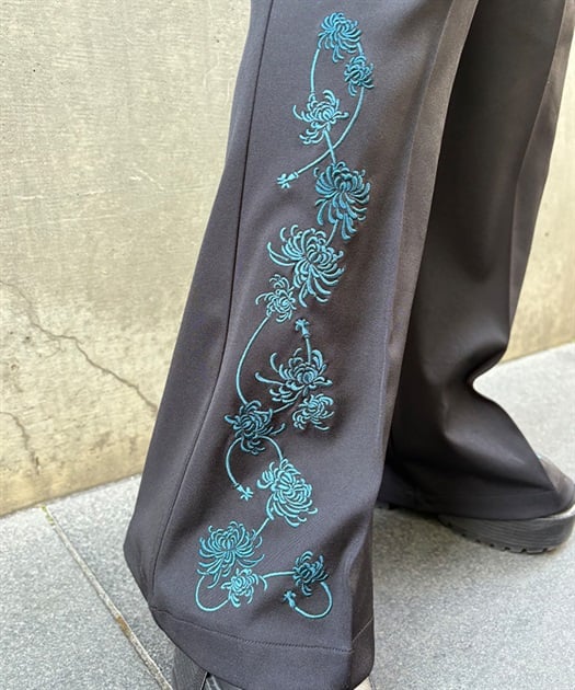 菊刺繍フレアパンツ | REZEN | axes femme online shop