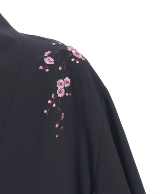 枝垂桜刺繍ケープ羽織 | レディース服・レディースファッション 枝垂桜刺繍ケープ羽織 | レディース服・レディースファッション